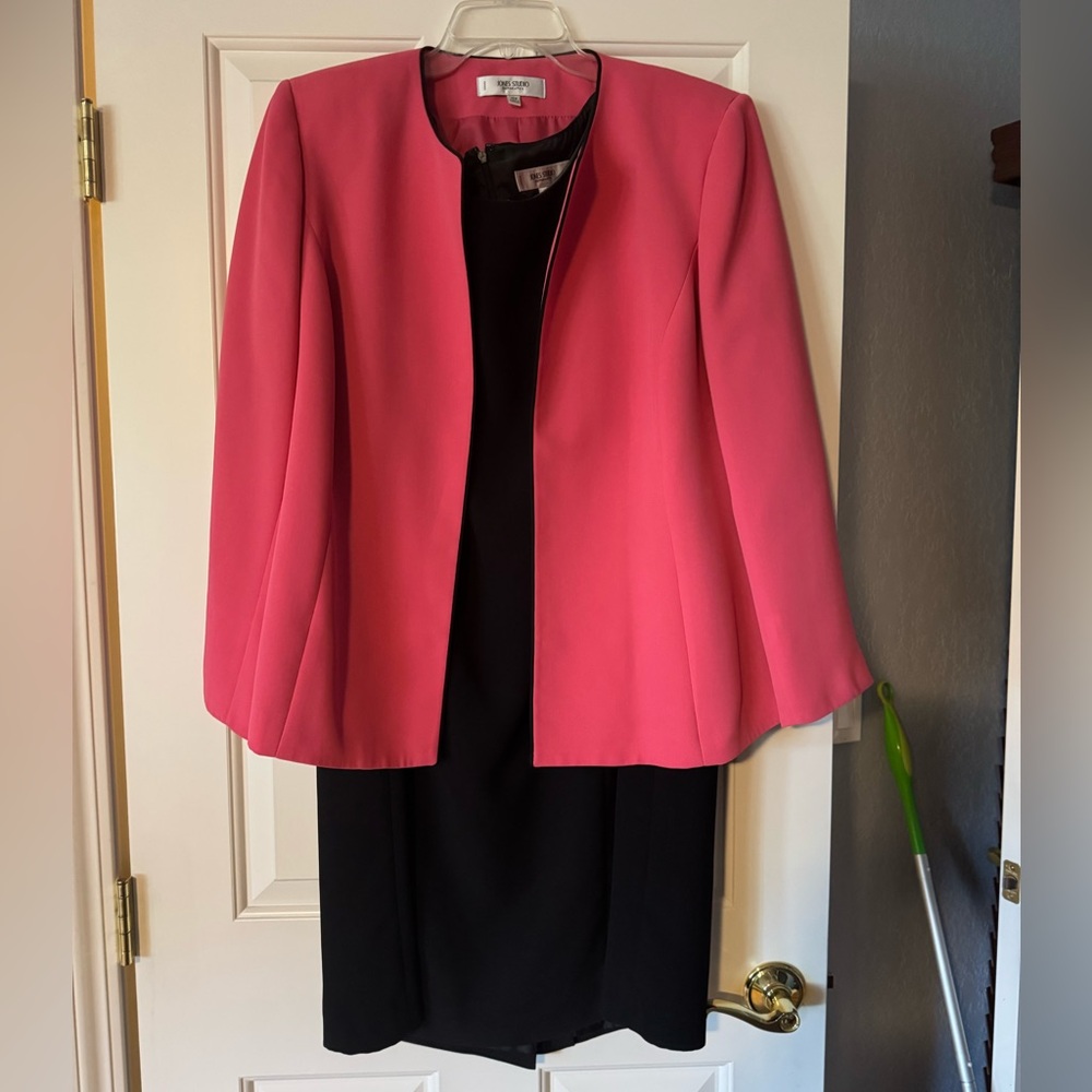 Jones Studio Classic Black Attire